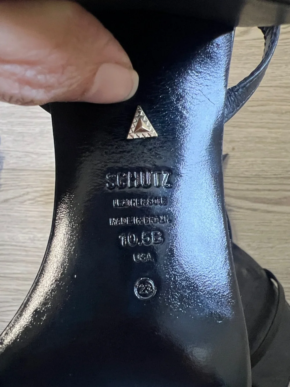 SCHUTZ NWOB Black Leather Kendall Mid Block Square-Toe Sandals - Picture 6 of 7